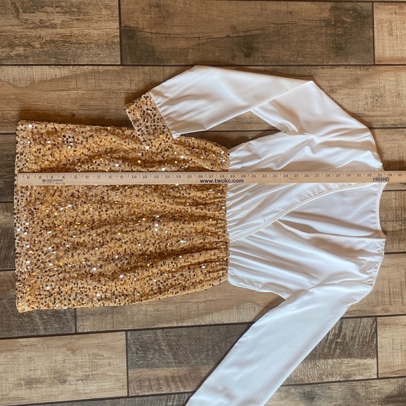 🆕 White and Gold Sequin Dress - Picture 11 of 14